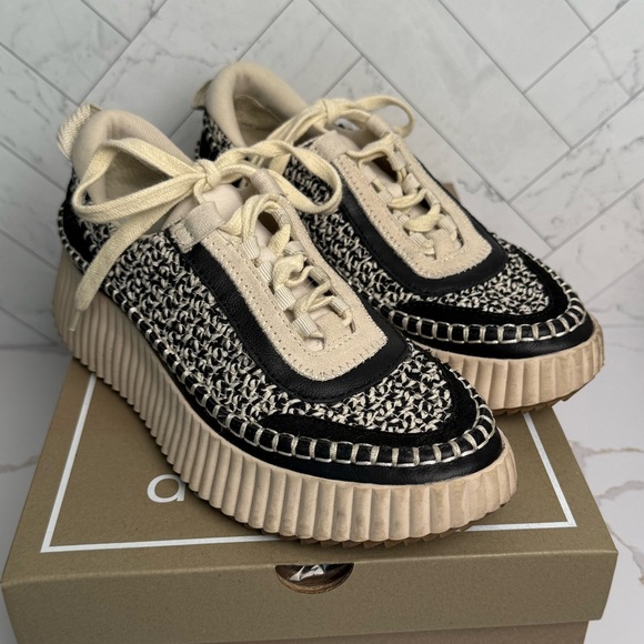 Dolce Vita DOLEN WHITE BLACK WOVEN sneakers size 8 - Picture 1 of 6